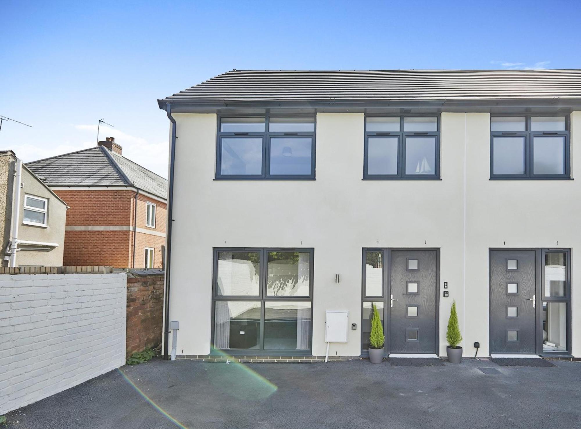 Modern Home In Derby City Centre - Free Gated Parking Zewnętrze zdjęcie