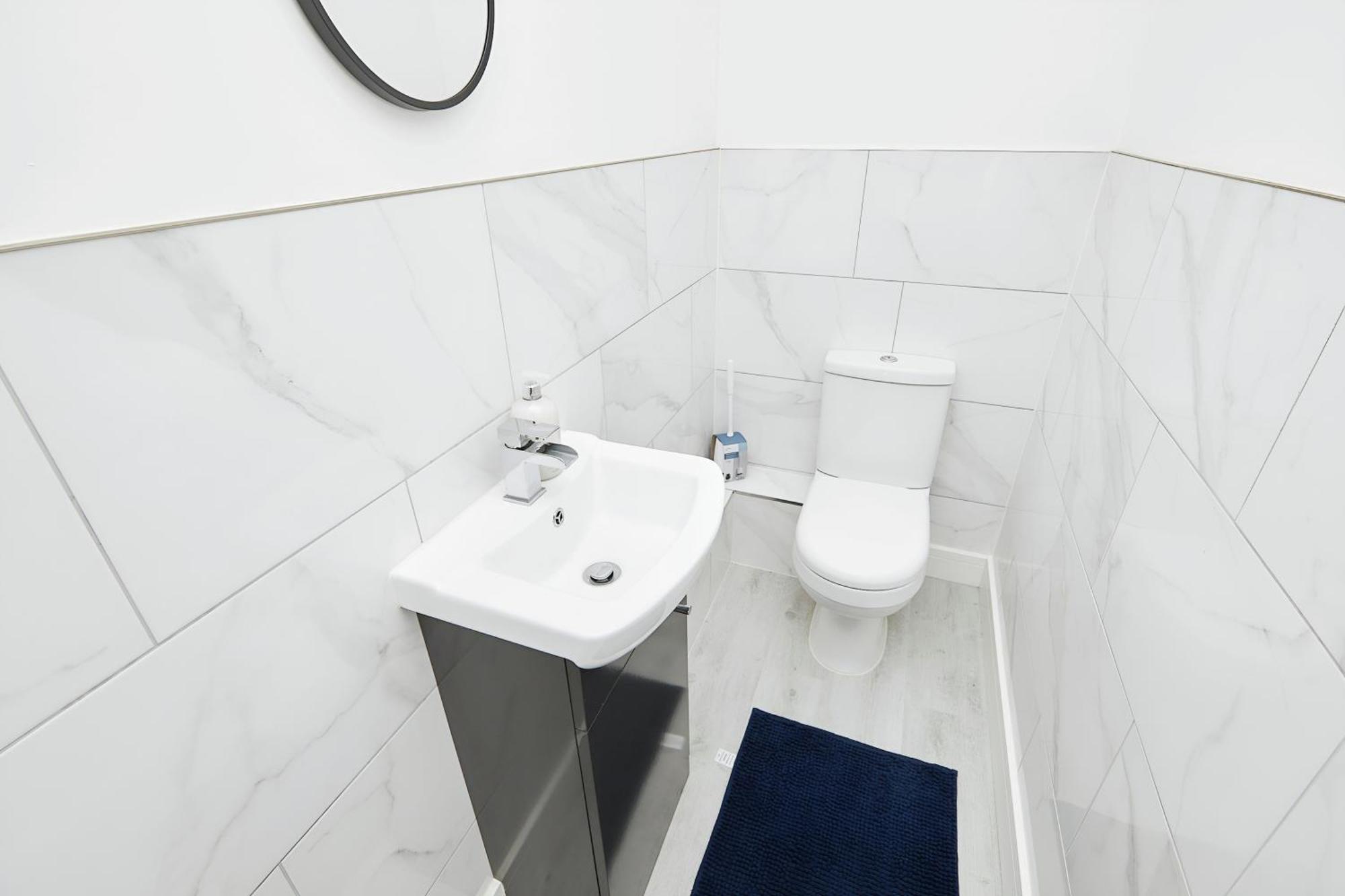 Modern Home In Derby City Centre - Free Gated Parking Zewnętrze zdjęcie